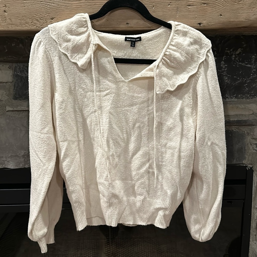 Like new! Cream collared sweater. Hardly worn!